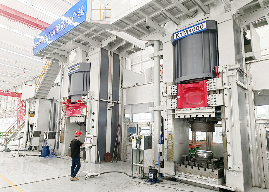 再拓发展新空间！恒行6铝轮毂锻压机试产成功